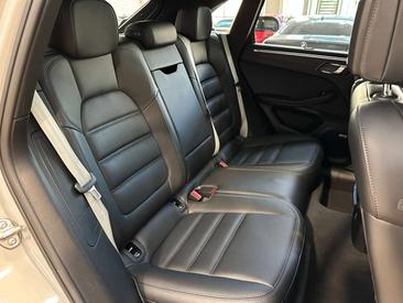 Porsche Macan Electrique Base — photo 12