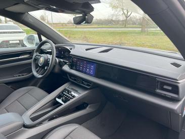 Porsche Macan Electrique — photo 14