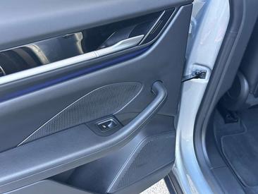 Porsche Macan Electrique — photo 12