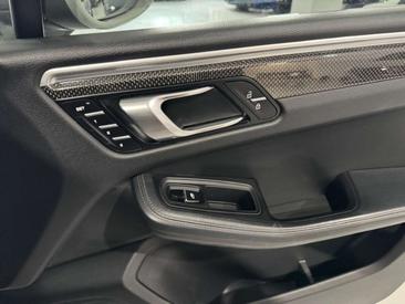 Porsche Macan Electrique GTS — photo 22