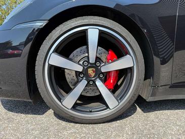 Porsche 992 I Carrera 4S — photo 11