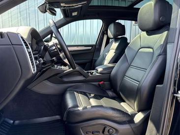 Porsche Cayenne III Turbo Platinum Edition — photo 8