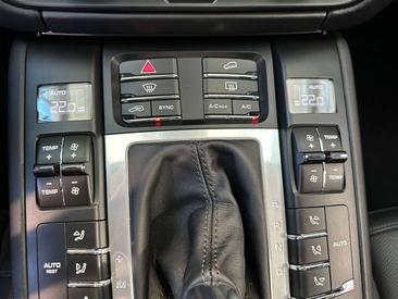 Porsche Macan Electrique Base — photo 18