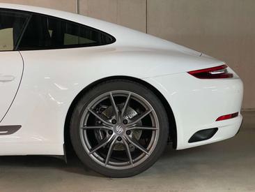 Porsche 991 Carrera — photo 9