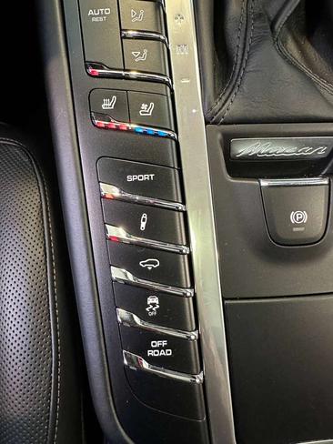 Porsche Macan Electrique Base — photo 20