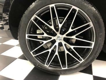 Porsche Macan Electrique Base — photo 9