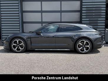 Porsche Taycan — photo 2
