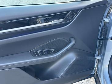 Porsche Macan Electrique — photo 29
