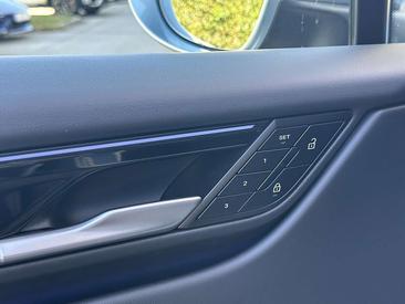 Porsche Macan Electrique — photo 30