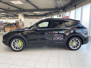 Porsche Cayenne III — photo 2