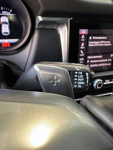 Porsche Macan Electrique Base — photo 22