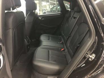 Porsche Macan Electrique Base — photo 12