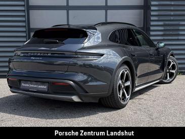 Porsche Taycan — photo 6