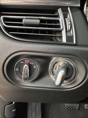 Porsche Macan Electrique Base — photo 24