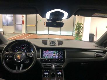 Porsche Macan Electrique Base — photo 15
