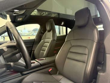 Porsche Taycan — photo 11