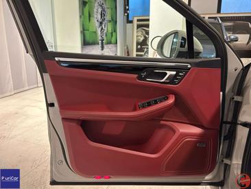Porsche Macan Electrique Base — photo 18