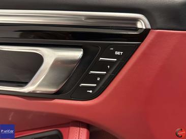 Porsche Macan Electrique Base — photo 19