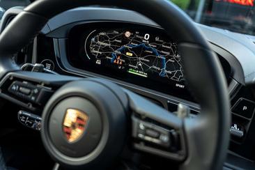 Porsche Cayenne III E-Hybrid Black Edition — photo 8