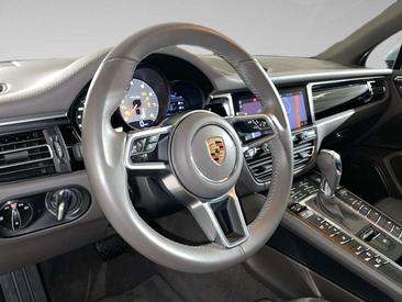 Porsche Macan Electrique S — photo 7