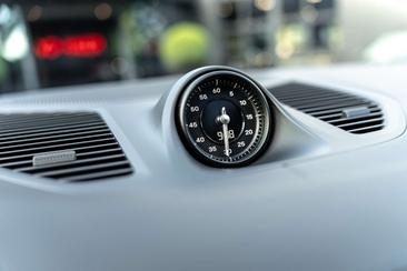 Porsche Cayenne III E-Hybrid Black Edition — photo 9