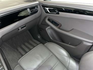 Porsche Macan Electrique S — photo 8