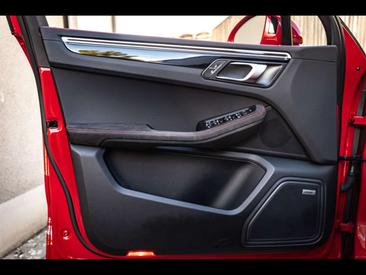 Porsche Macan GTS — photo 9