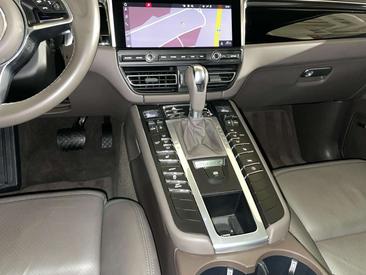Porsche Macan Electrique S — photo 9