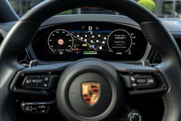 Porsche Cayenne III E-Hybrid Black Edition — photo 13