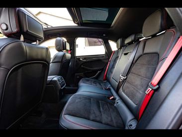 Porsche Macan GTS — photo 13