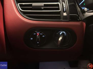 Porsche Macan Electrique Base — photo 24