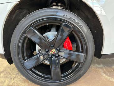 Porsche Macan Electrique Base — photo 37