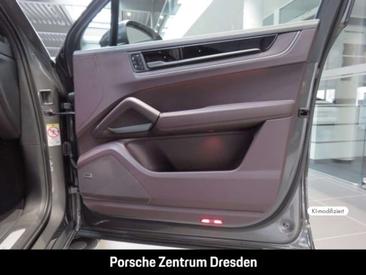 Porsche Cayenne III E-Hybrid — photo 23