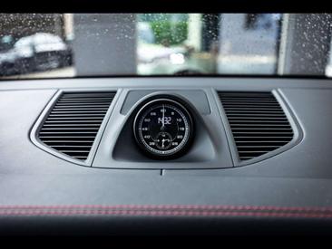 Porsche Macan GTS — photo 27