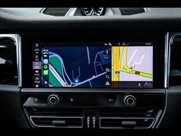 Porsche Macan GTS — photo 28