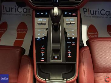 Porsche Macan Electrique Base — photo 41