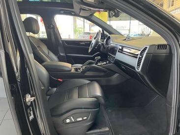 Porsche Cayenne III — photo 12