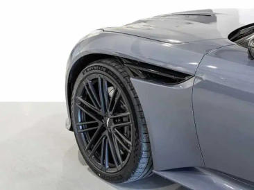 Aston Martin DB12 Volante 4.0 V8 B&W — photo 9
