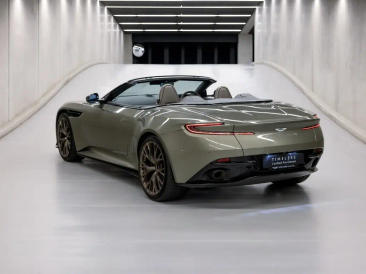 Aston Martin DB12 Volante 4.0 V8 B&W — photo 2