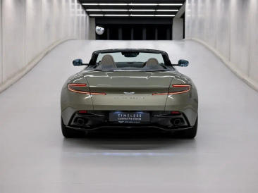 Aston Martin DB12 Volante 4.0 V8 B&W — photo 7