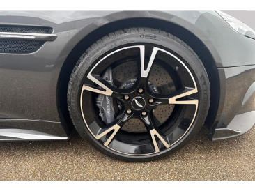 Aston Martin Vanquish II Vanquish S Coupe — photo 4