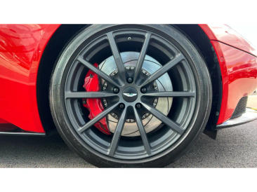 Aston Martin DB11 DB11 V8 Volante — photo 4