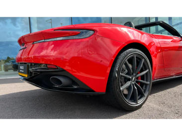 Aston Martin DB11 DB11 V8 Volante — photo 17