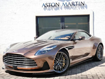 Aston Martin DB12 Volante 4.0 V8 B&W — photo 9