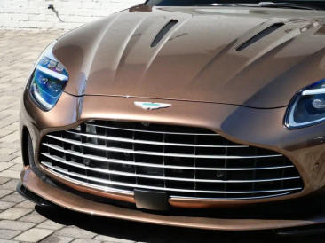 Aston Martin DB12 Volante 4.0 V8 B&W — photo 14