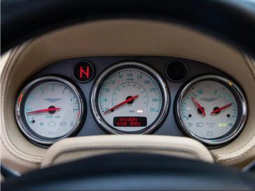 Aston Martin V12 Vanquish (1998-07) V12 Vanquish — photo 6
