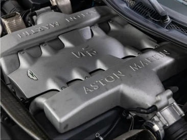 Aston Martin V12 Vanquish (1998-07) V12 Vanquish — photo 18