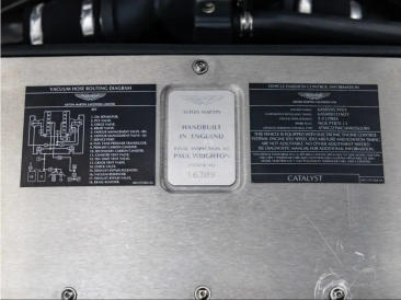 Aston Martin V12 Vanquish (1998-07) V12 Vanquish — photo 19