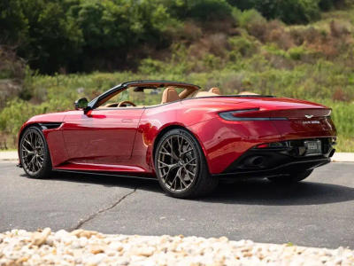 Aston Martin DB12 Volante 4.0 V8 B&W
