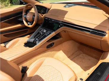 Aston Martin DB12 Volante 4.0 V8 B&W — photo 3